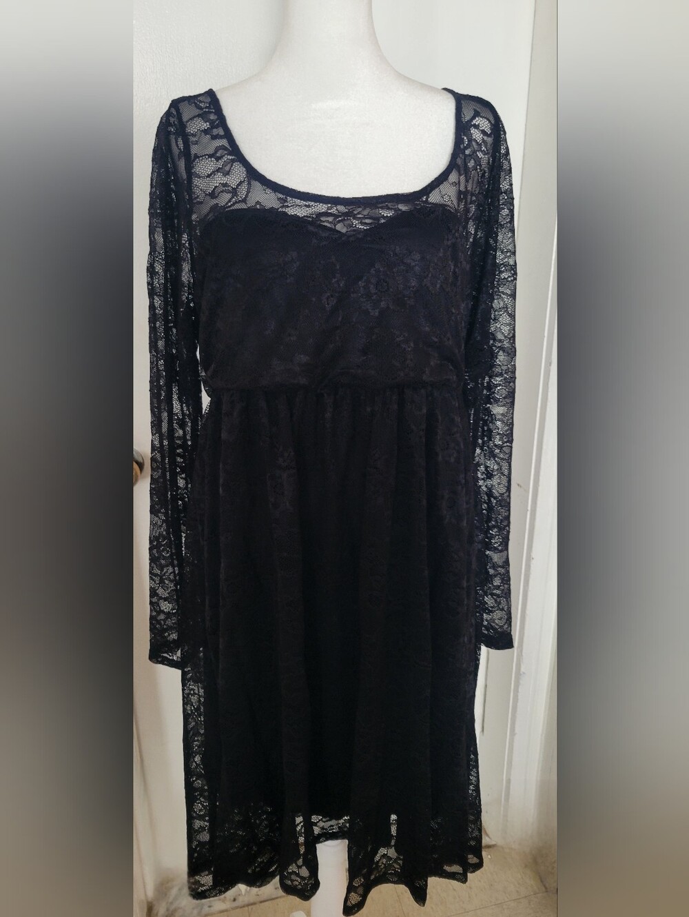 Torrid Black Lace Long-Sleeve Dress